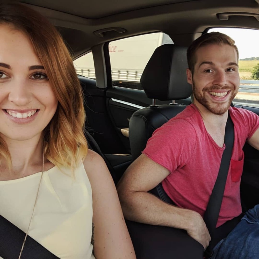 Svenja und Felix von Cloud Seven auf dem Weg zu einer Hochzeit